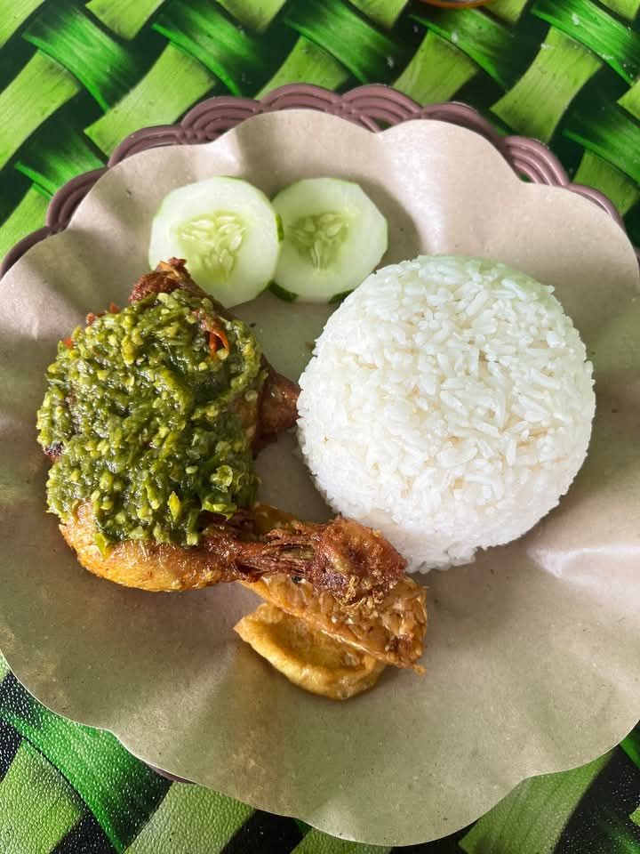 Ayam Geprek Sambal Ijo