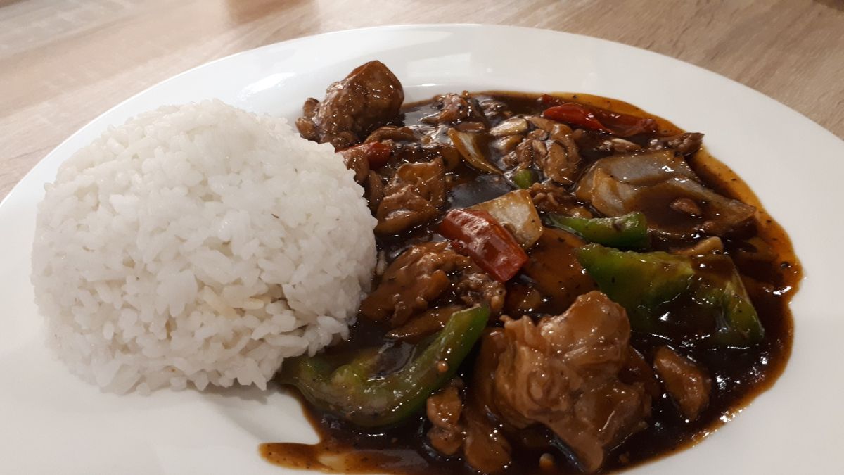 Nasi Ayam Lada Hitam